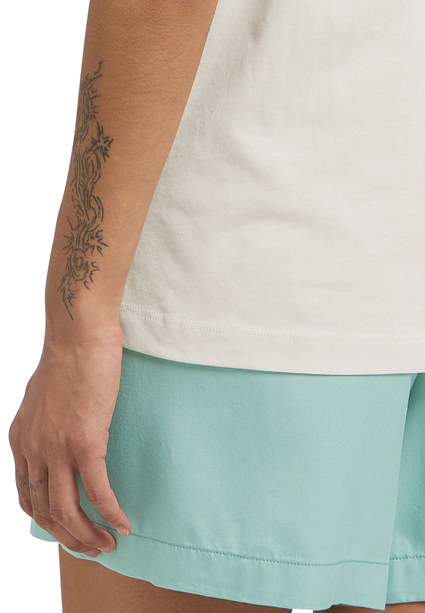 ESSENTIAL T W