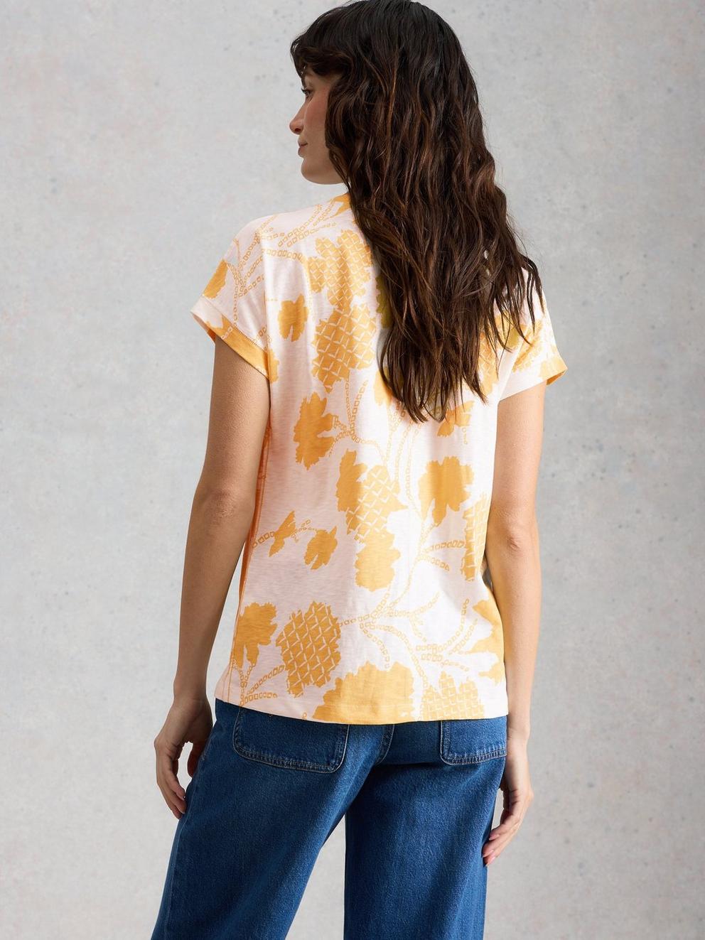 Nelly Notch Neck Print T-Shirt