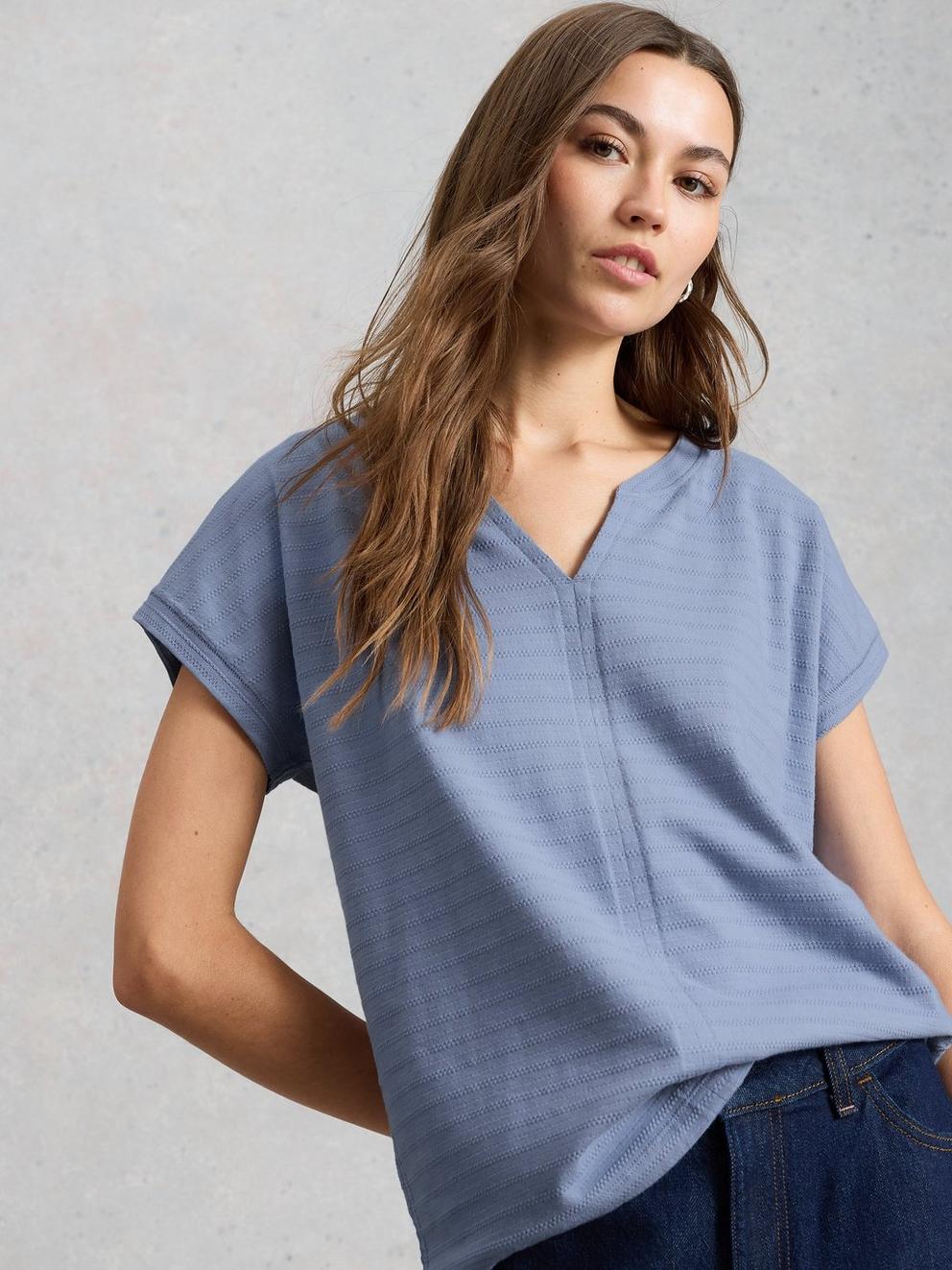Nelly Notch Texture Tee
