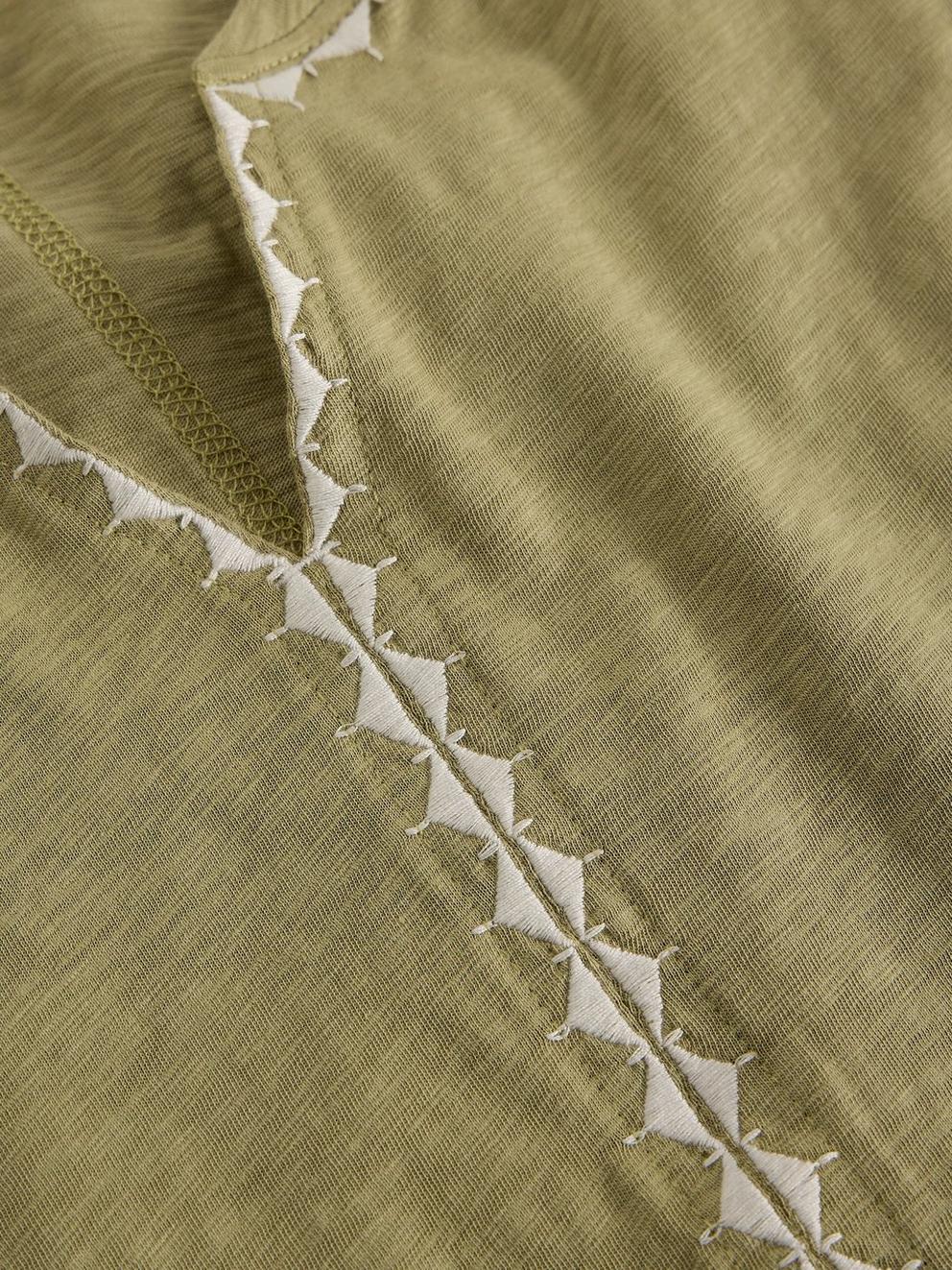 Nelly Plain Embroidered Tee