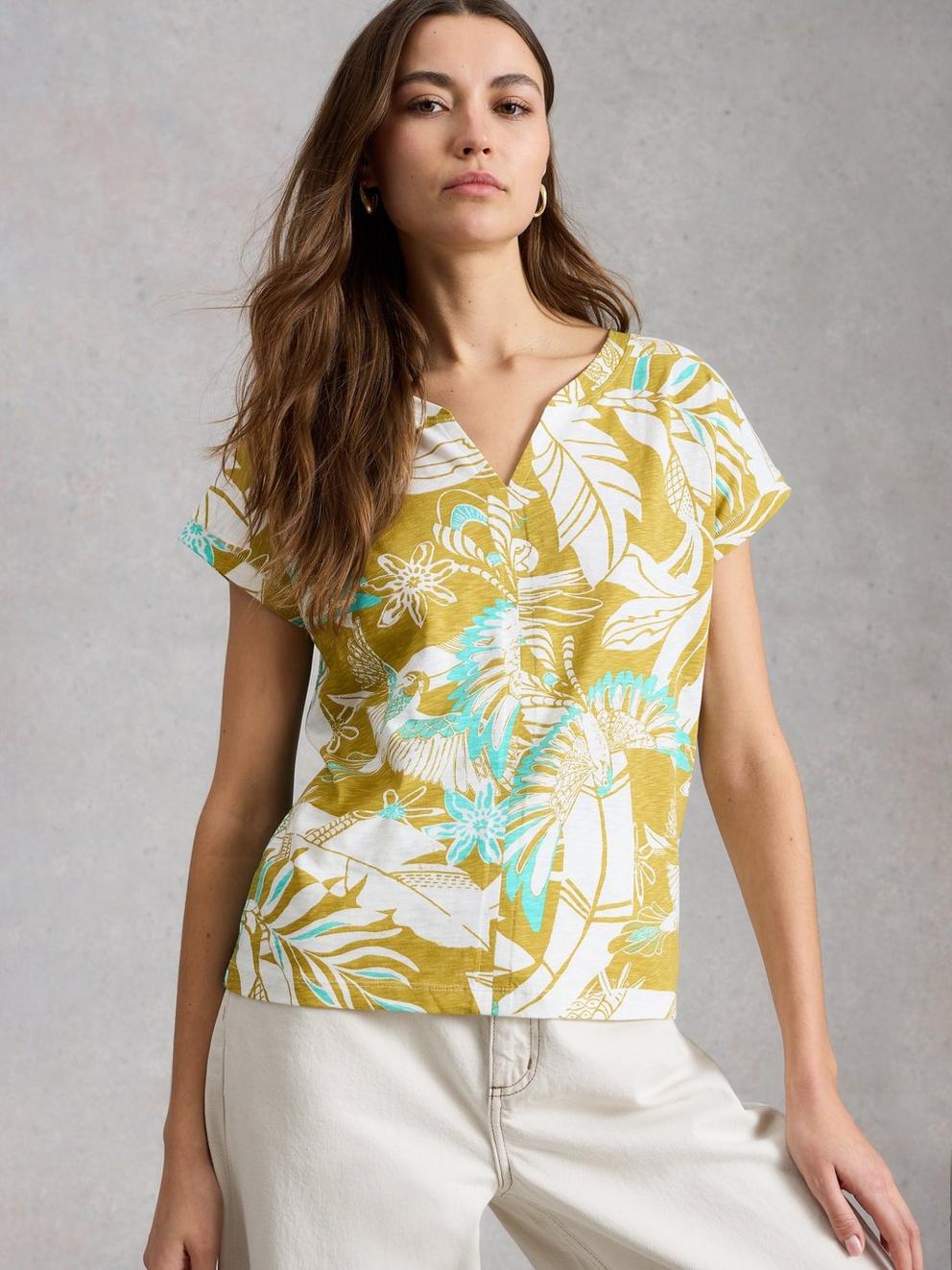 Nelly Print Notch Neck Tee
