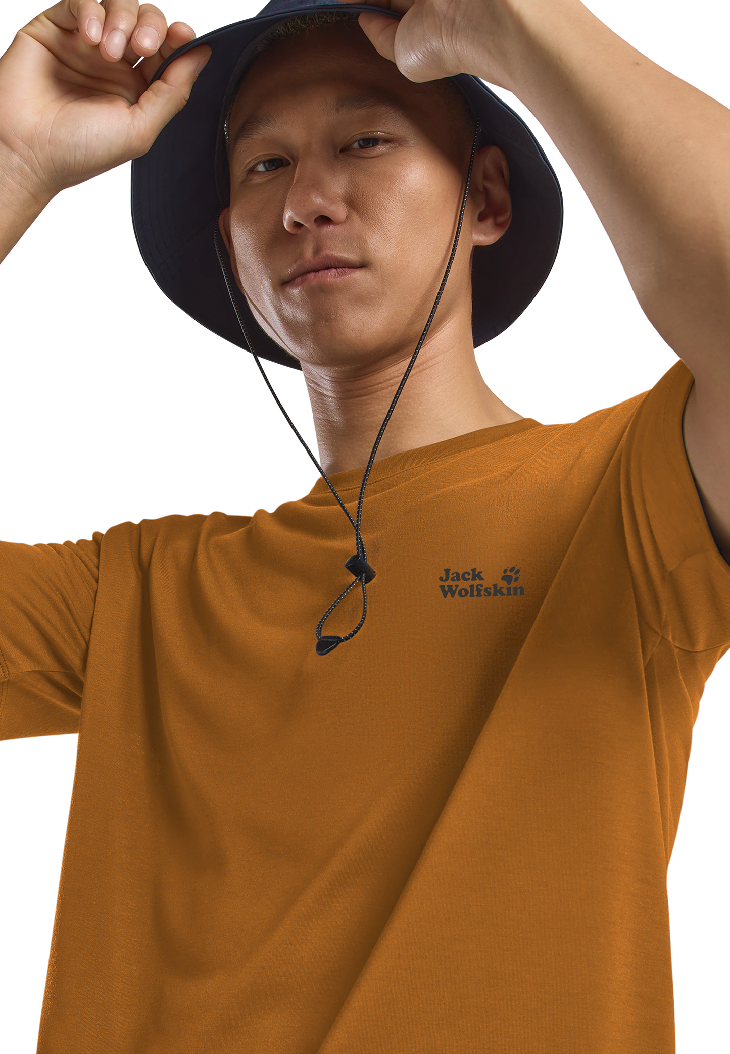 VONNAN GRAPHIC T M