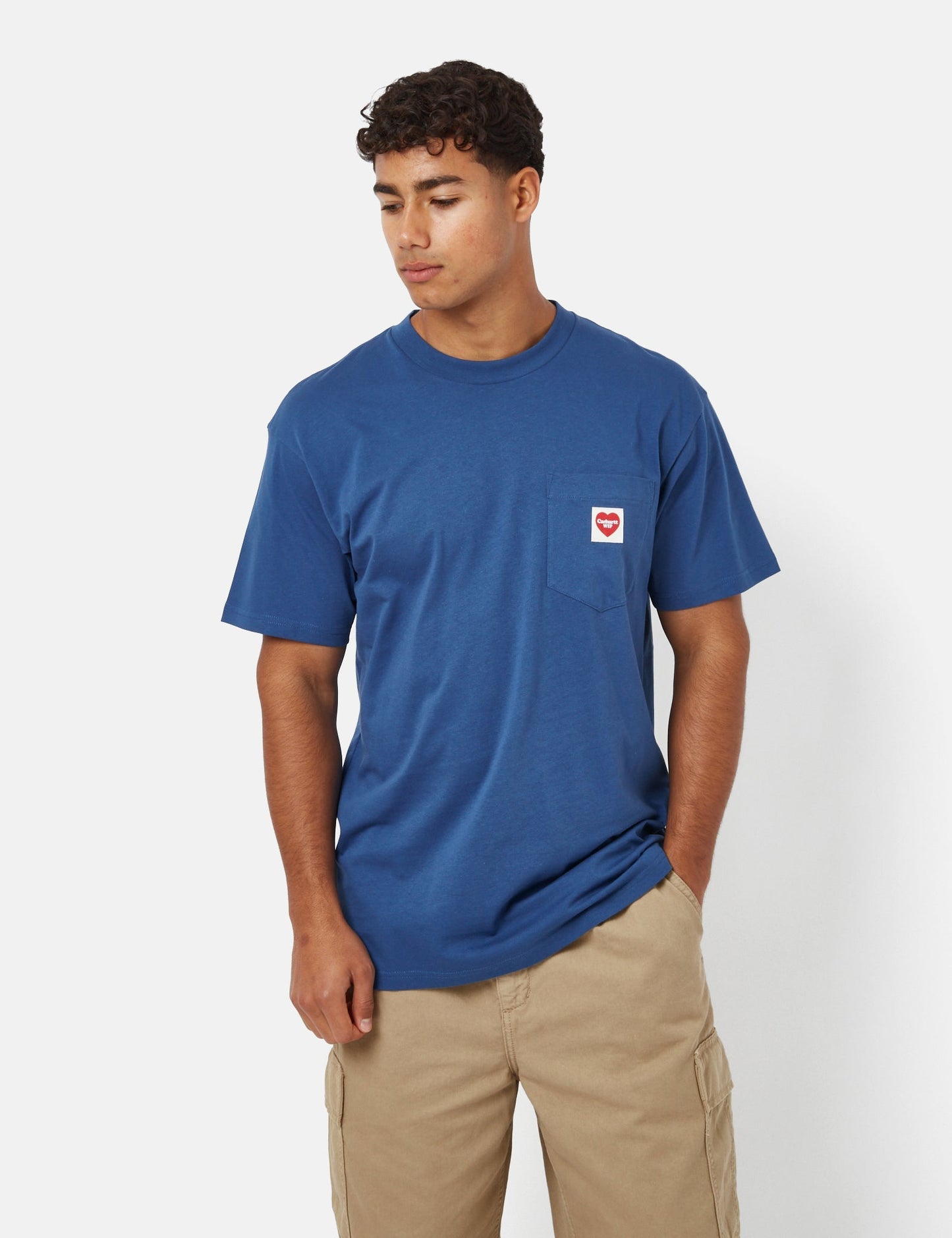 T-Shirt mit Herztasche (locker sitzend) – Schwarz